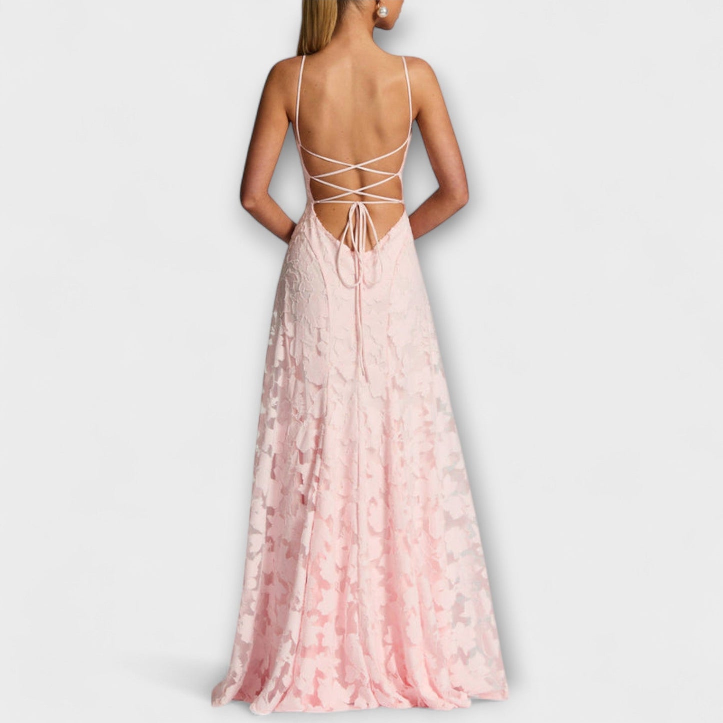 Kairi - Elegantne Maxi Haljine s Cvečno Čipkom i Spaghetti Naramenicama