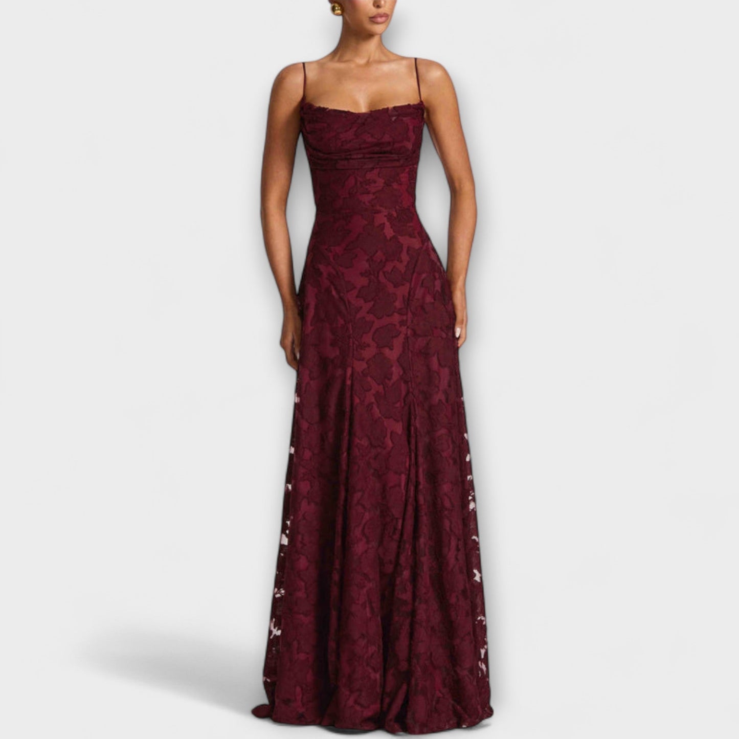 Kairi - Elegantne Maxi Haljine s Cvečno Čipkom i Spaghetti Naramenicama