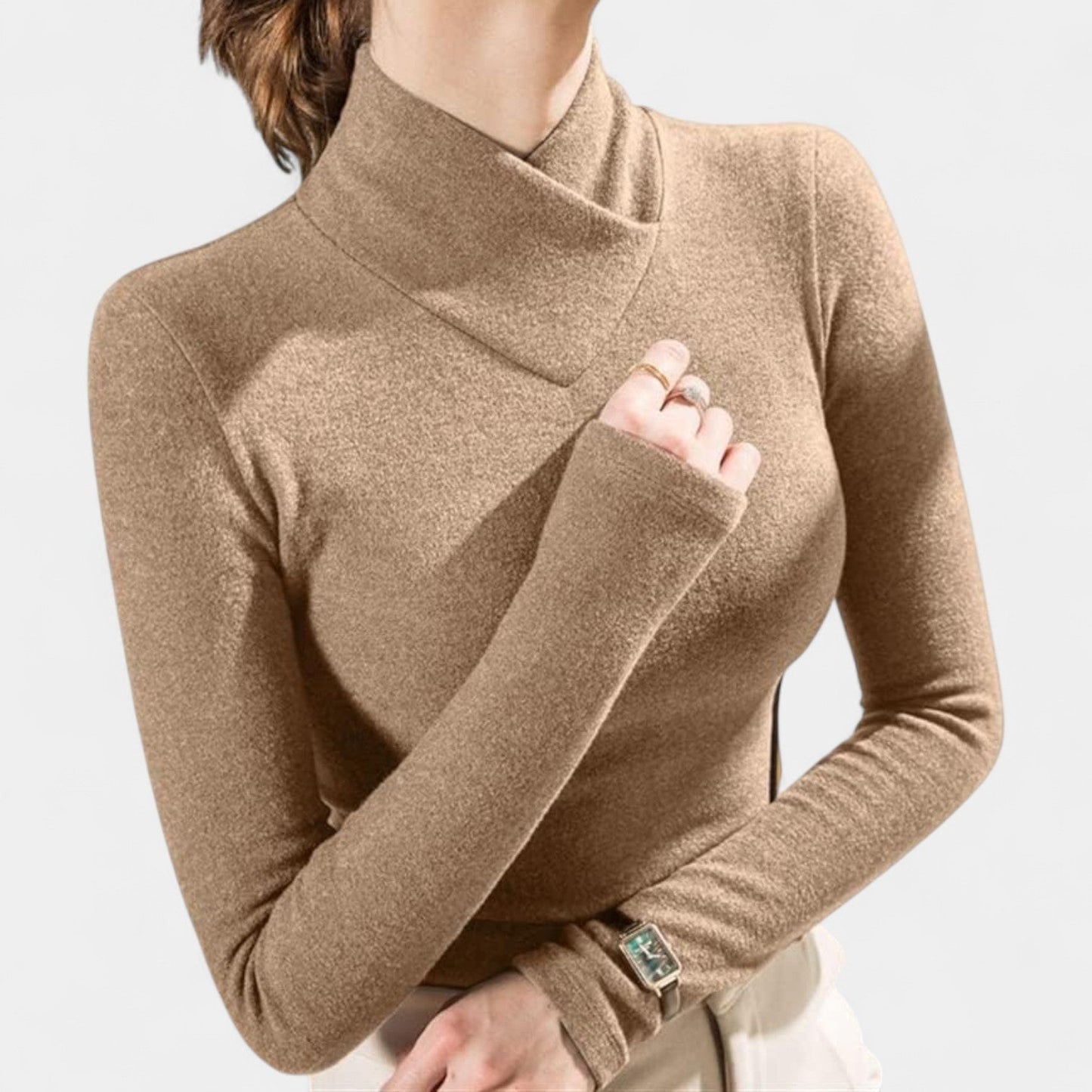 Veronika – Elegantna džemper s tesnim kroja