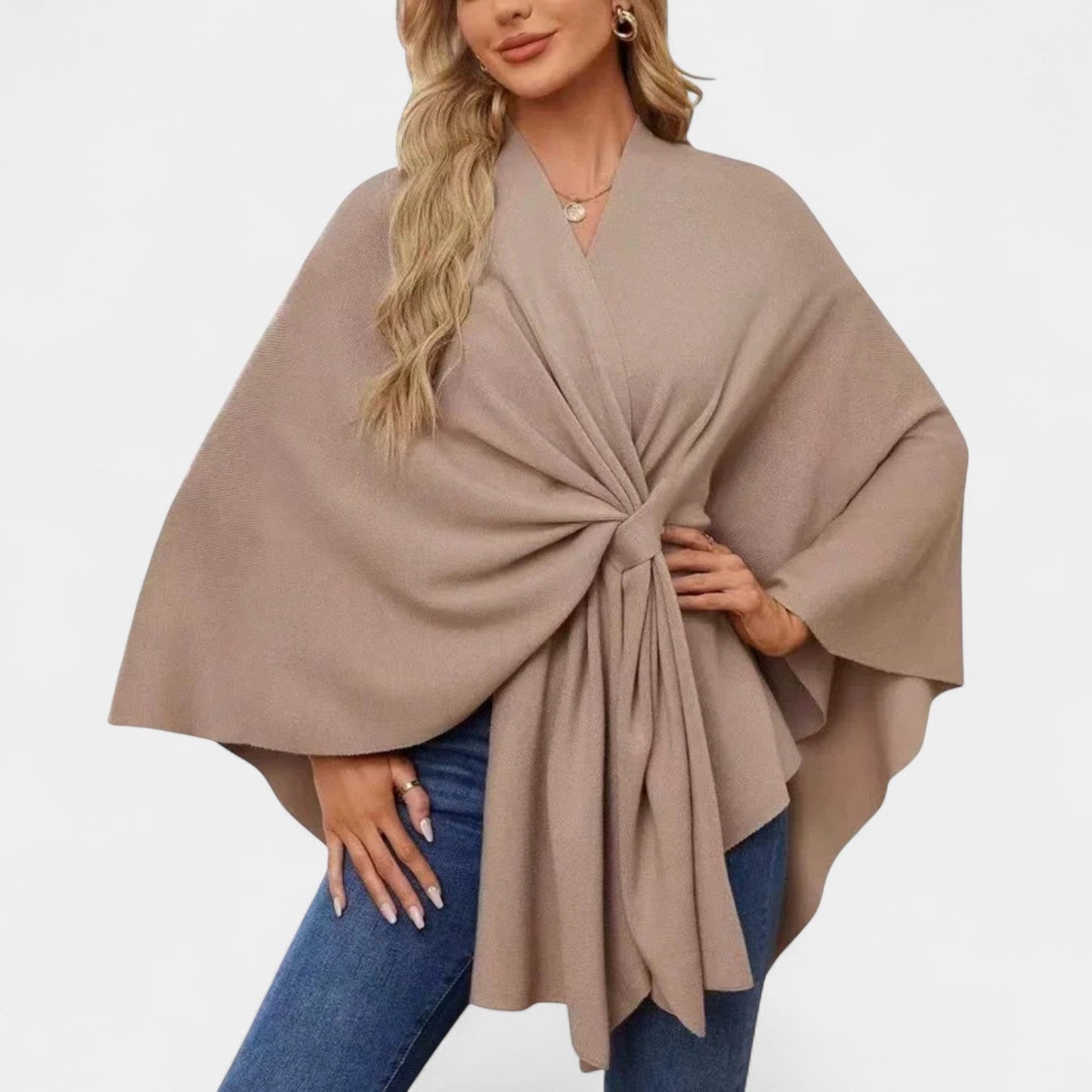 Daniela – Elegantan padajoči pončo s vozlom