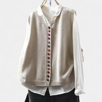 Karmen – Elegantan pleteni telovnik