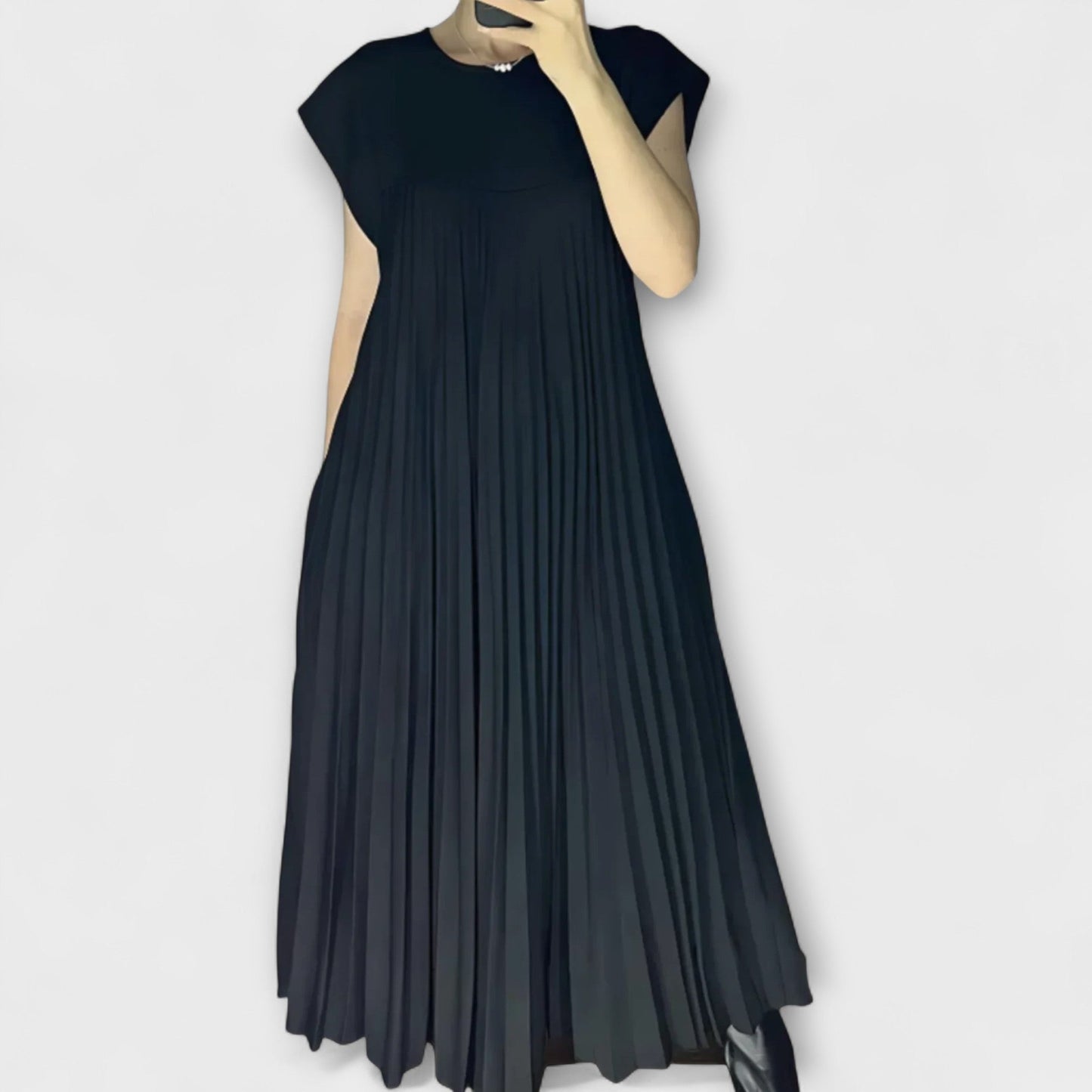 Zairelle – Elegantne Plisirane Haljine