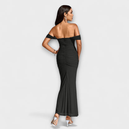 Ione - Bodycon haljina s otvorenim ramenima i nabiranjem