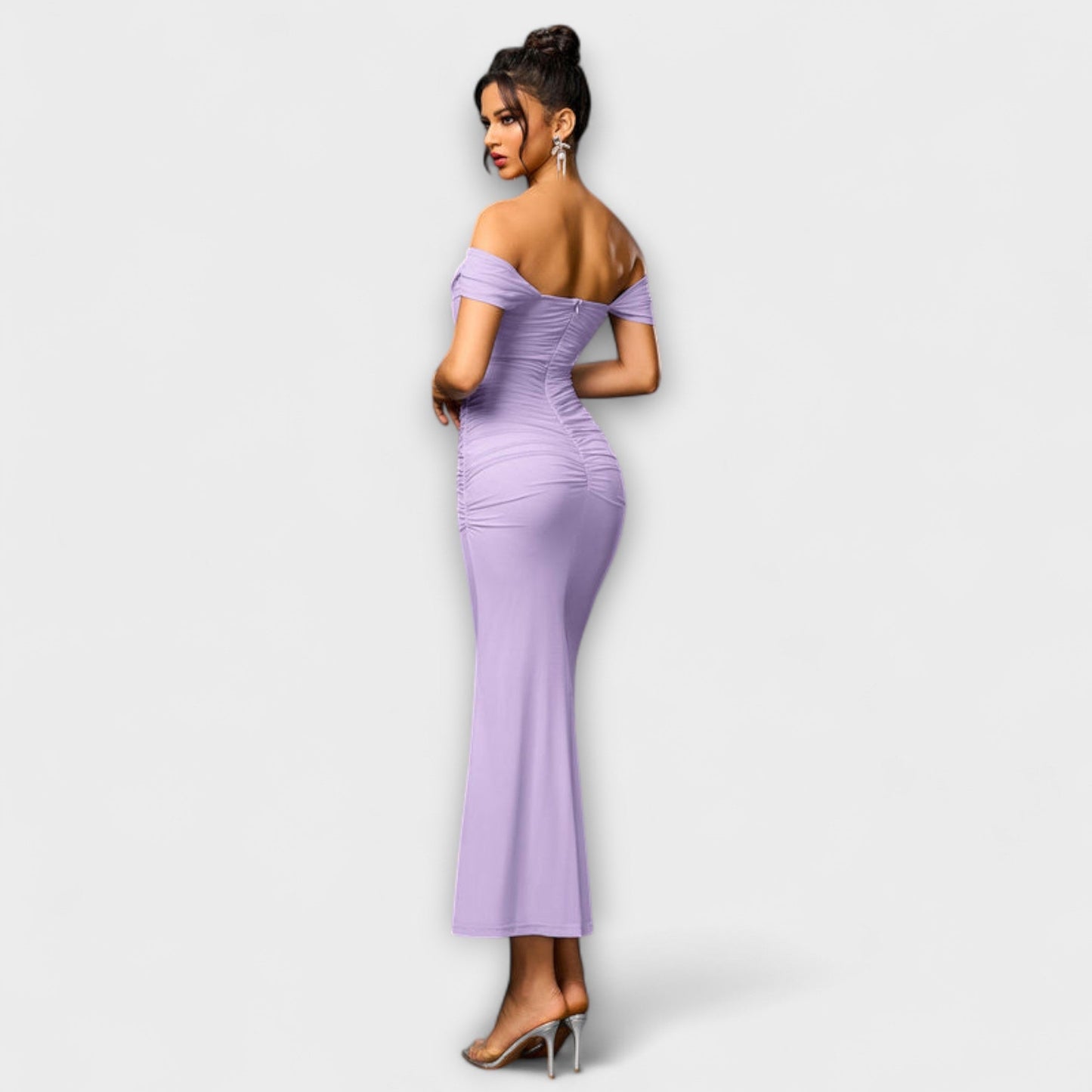 Ione - Bodycon haljina s otvorenim ramenima i nabiranjem