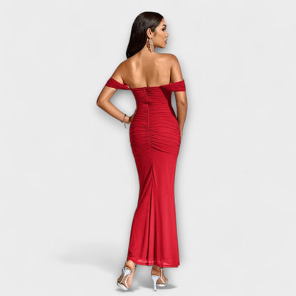 Ione - Bodycon haljina s otvorenim ramenima i nabiranjem