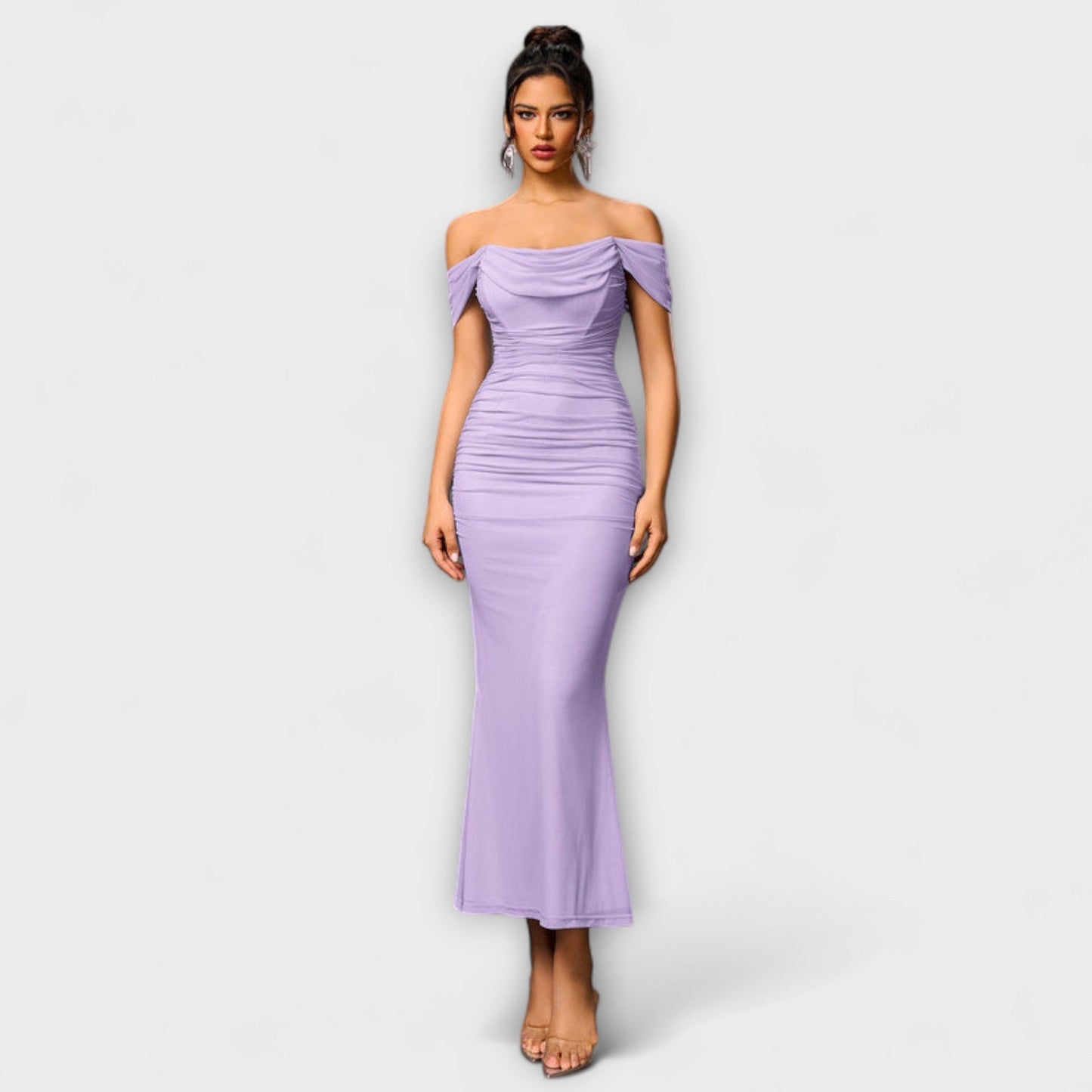 Ione - Bodycon haljina s otvorenim ramenima i nabiranjem