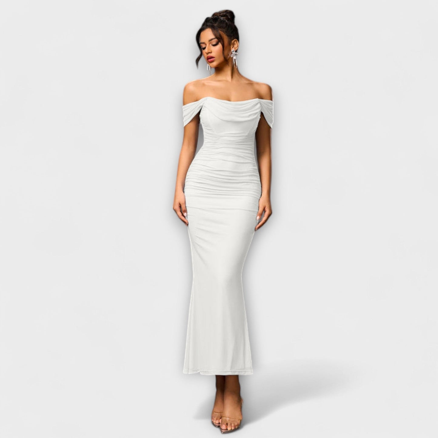 Ione - Bodycon haljina s otvorenim ramenima i nabiranjem