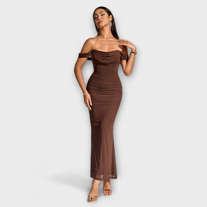 Ione - Bodycon haljina s otvorenim ramenima i nabiranjem