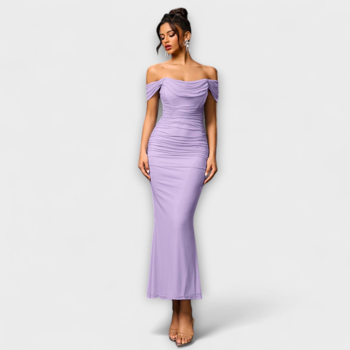 Ione - Bodycon haljina s otvorenim ramenima i nabiranjem
