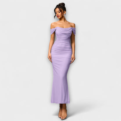 Ione - Bodycon haljina s otvorenim ramenima i nabiranjem