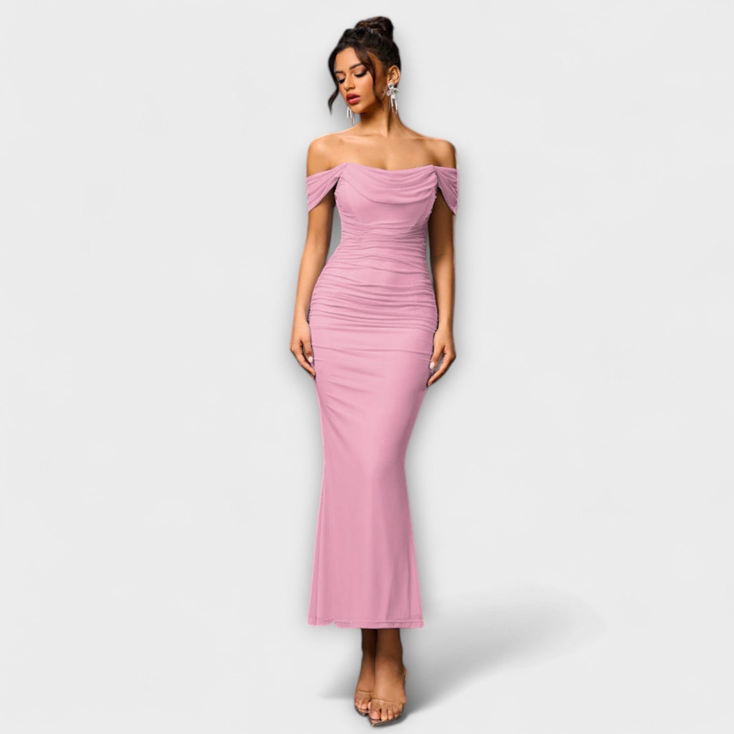 Ione - Bodycon haljina s otvorenim ramenima i nabiranjem