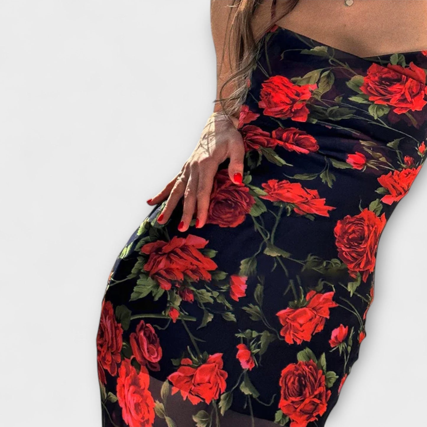 Kratka haljina bodycon s cvjetnim s uzorkom i naramenicama