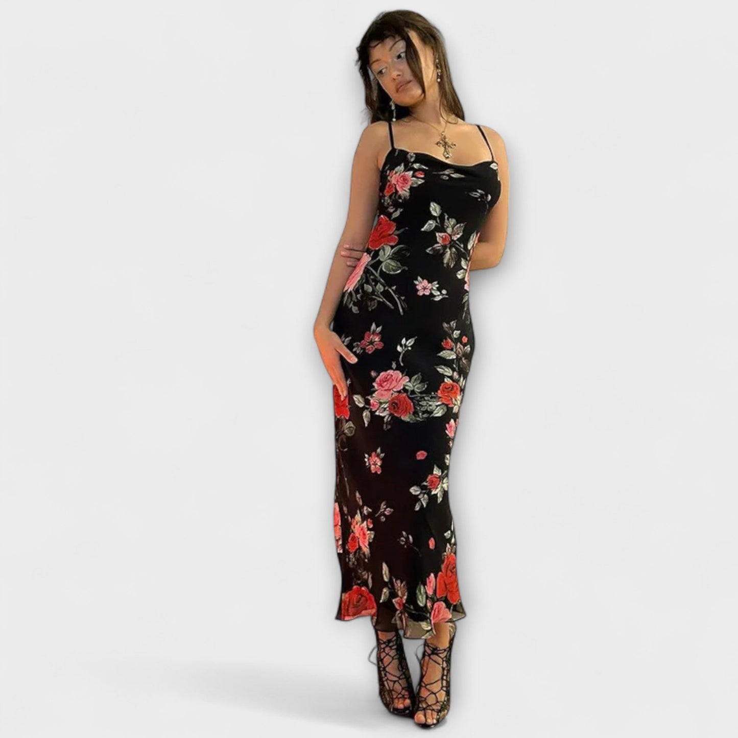 Kratka haljina bodycon s cvjetnim s uzorkom i naramenicama