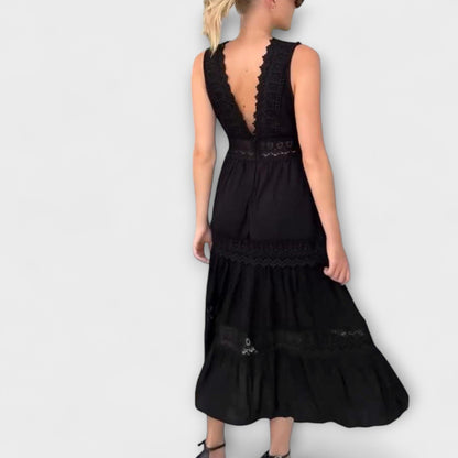 Aurélie - Elegantna čipkasta haljina s s s U-izrezom