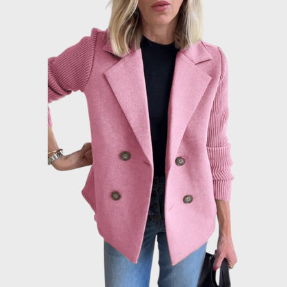Emma - Elegantan blazer s pletenicami na rokavih