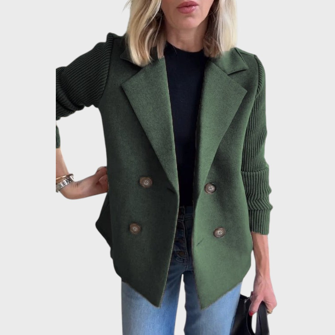 Emma - Elegantan blazer s pletenicami na rokavih