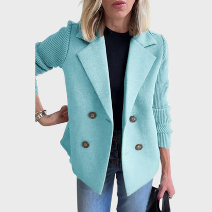 Emma - Elegantan blazer s pletenicami na rokavih
