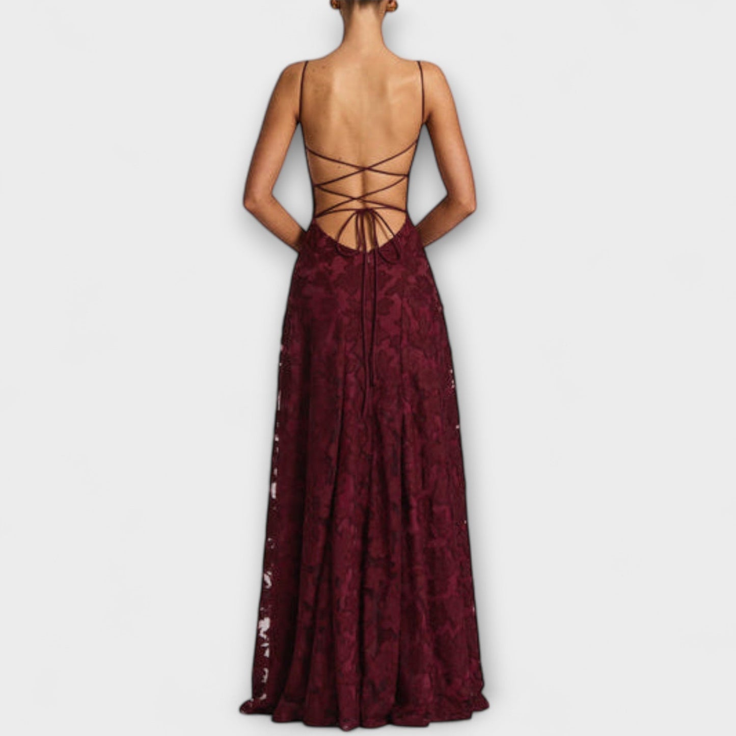 Kairi - Elegantne Maxi Haljine s Cvečno Čipkom i Spaghetti Naramenicama