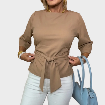 Maja – Elegantna Bluza S Pojasom